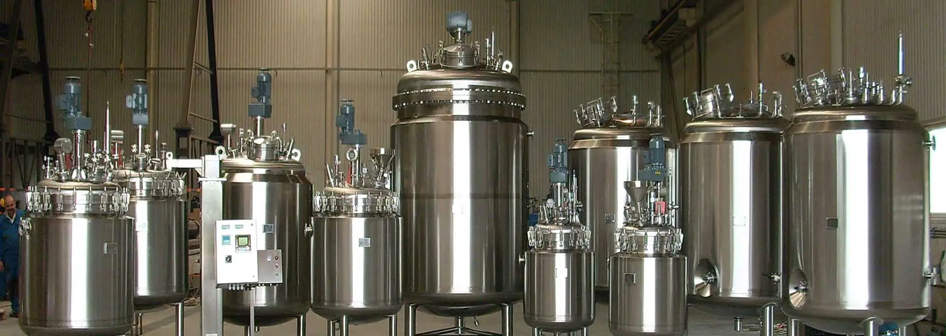 Stainless-Steel-Mixing-Tank-And-Vessels1.webp