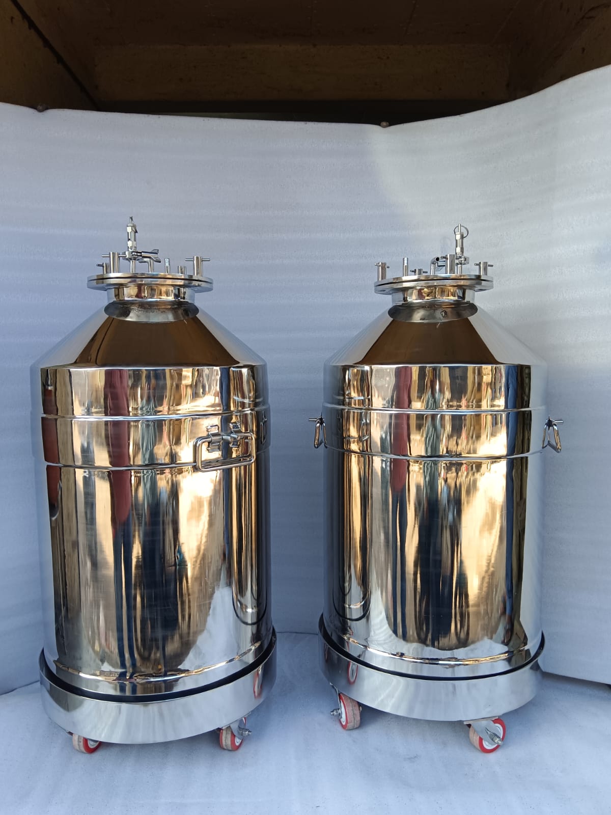 PRESSURE VESSEL